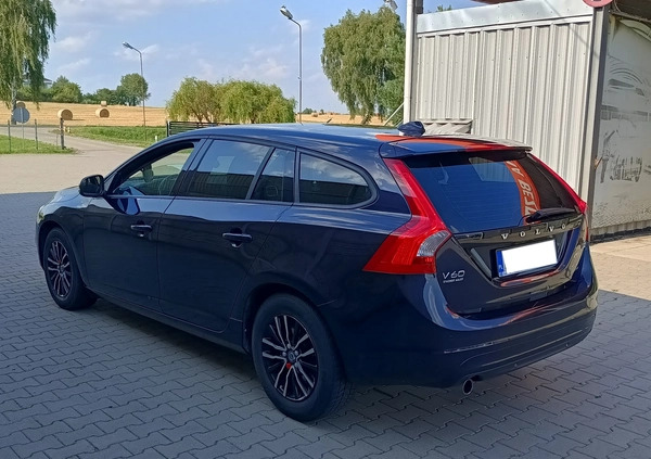 Volvo V60 cena 63900 przebieg: 96000, rok produkcji 2017 z Tarnów małe 106